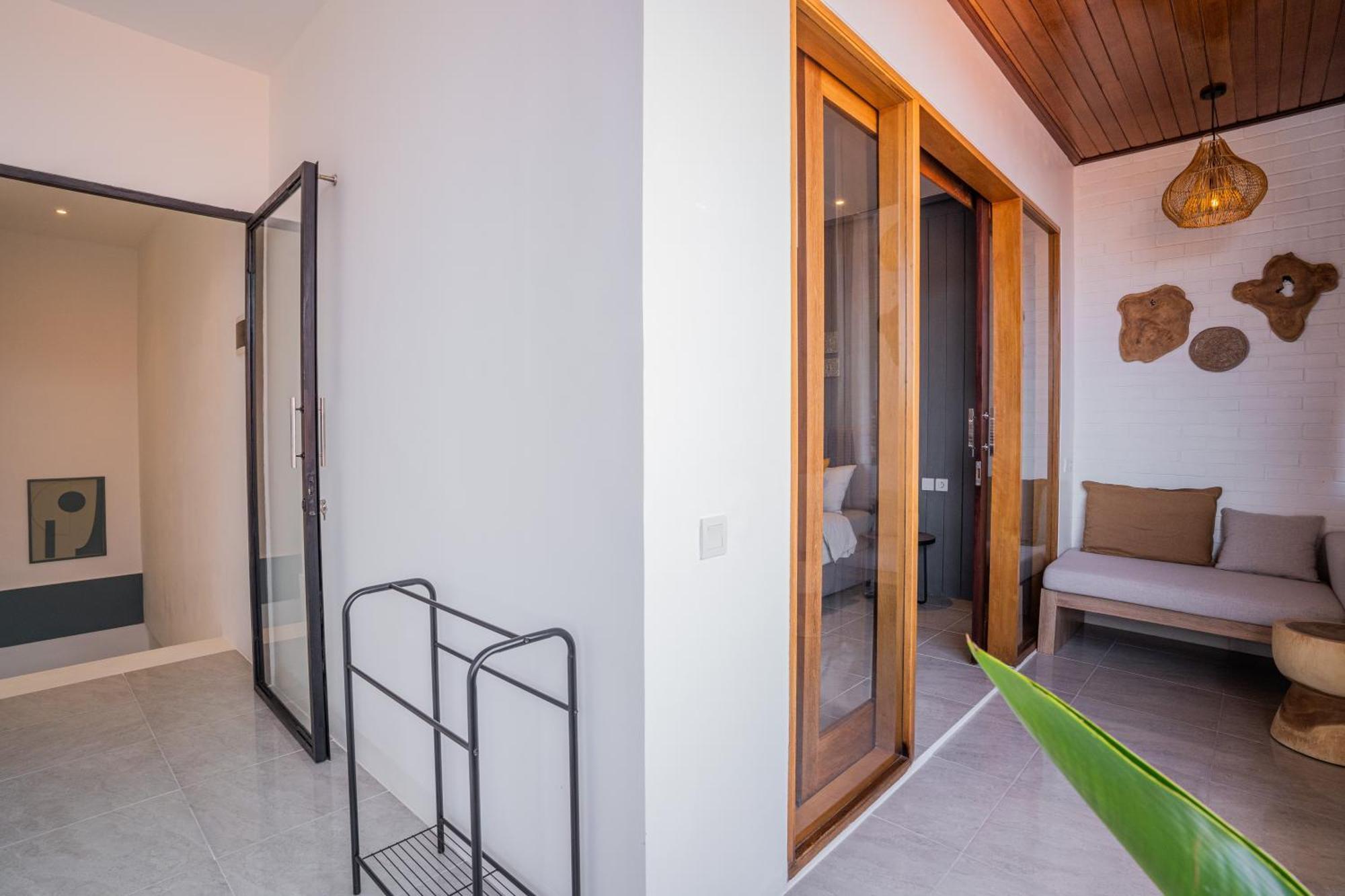 New! Sony 2 - 3br Next To Legian Villa *