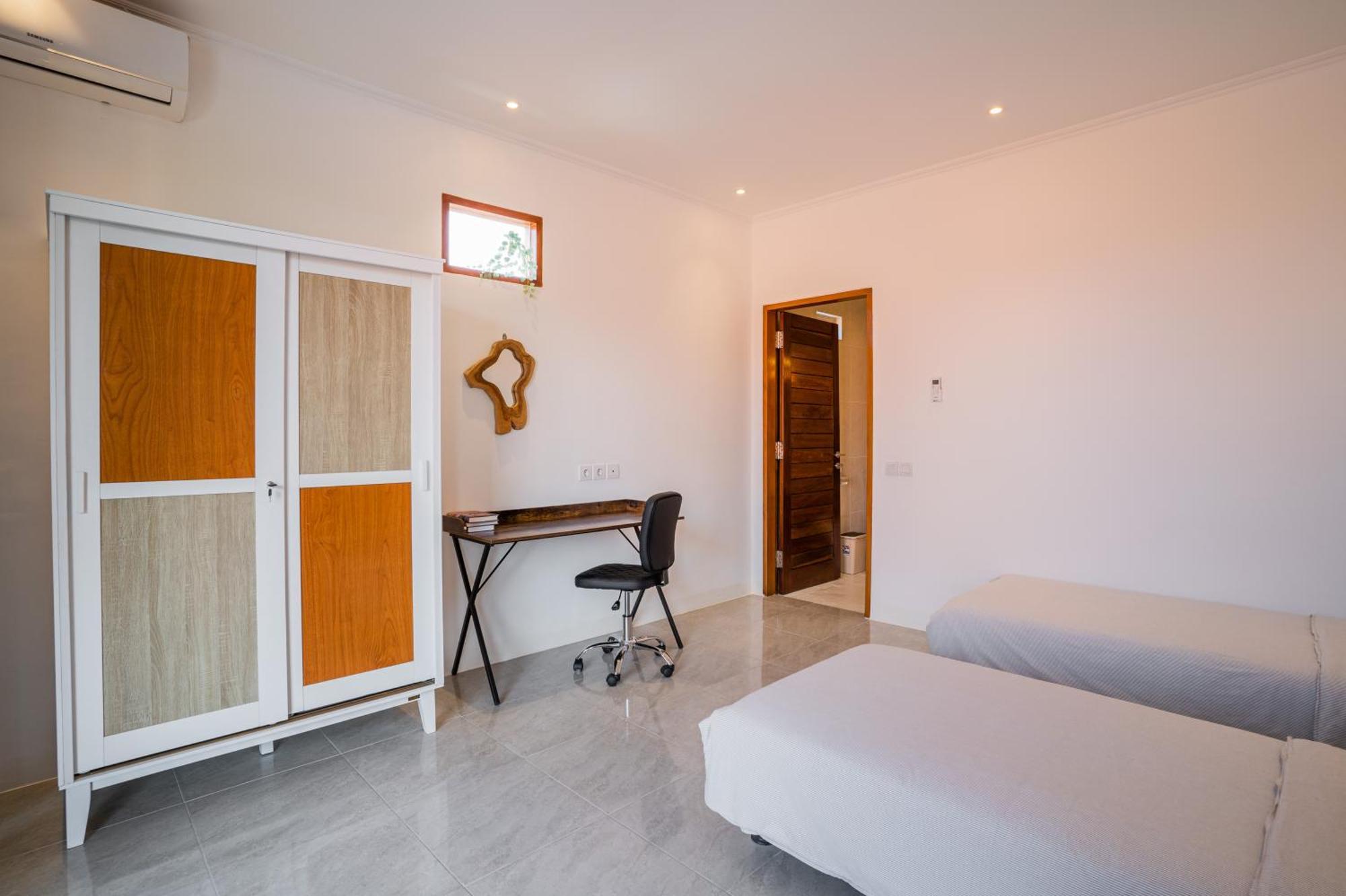Villa New! Sony 2 - 3br Next To Legian Seminyak (Bali)
