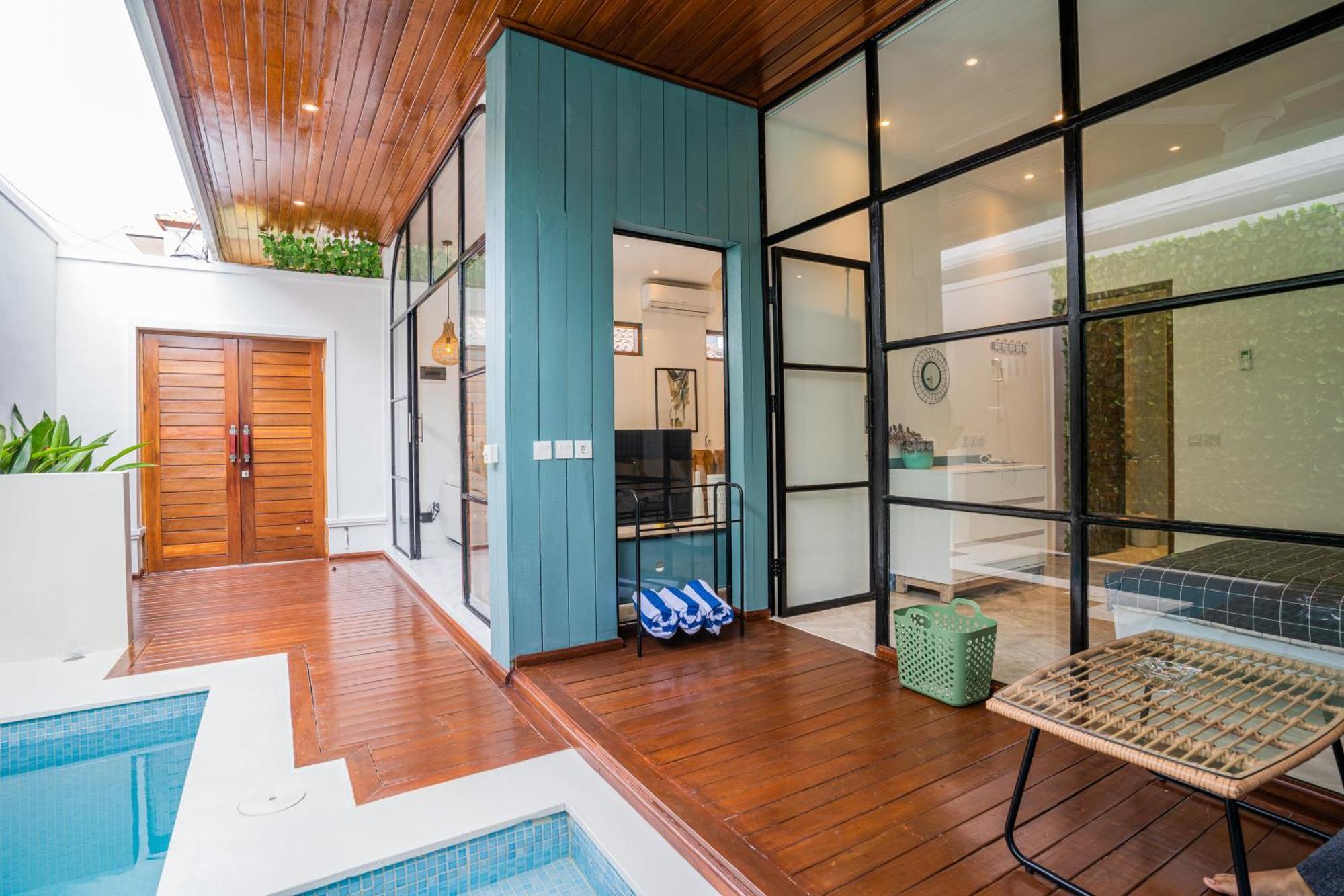 New! Sony 2 - 3br Next To Legian Villa *