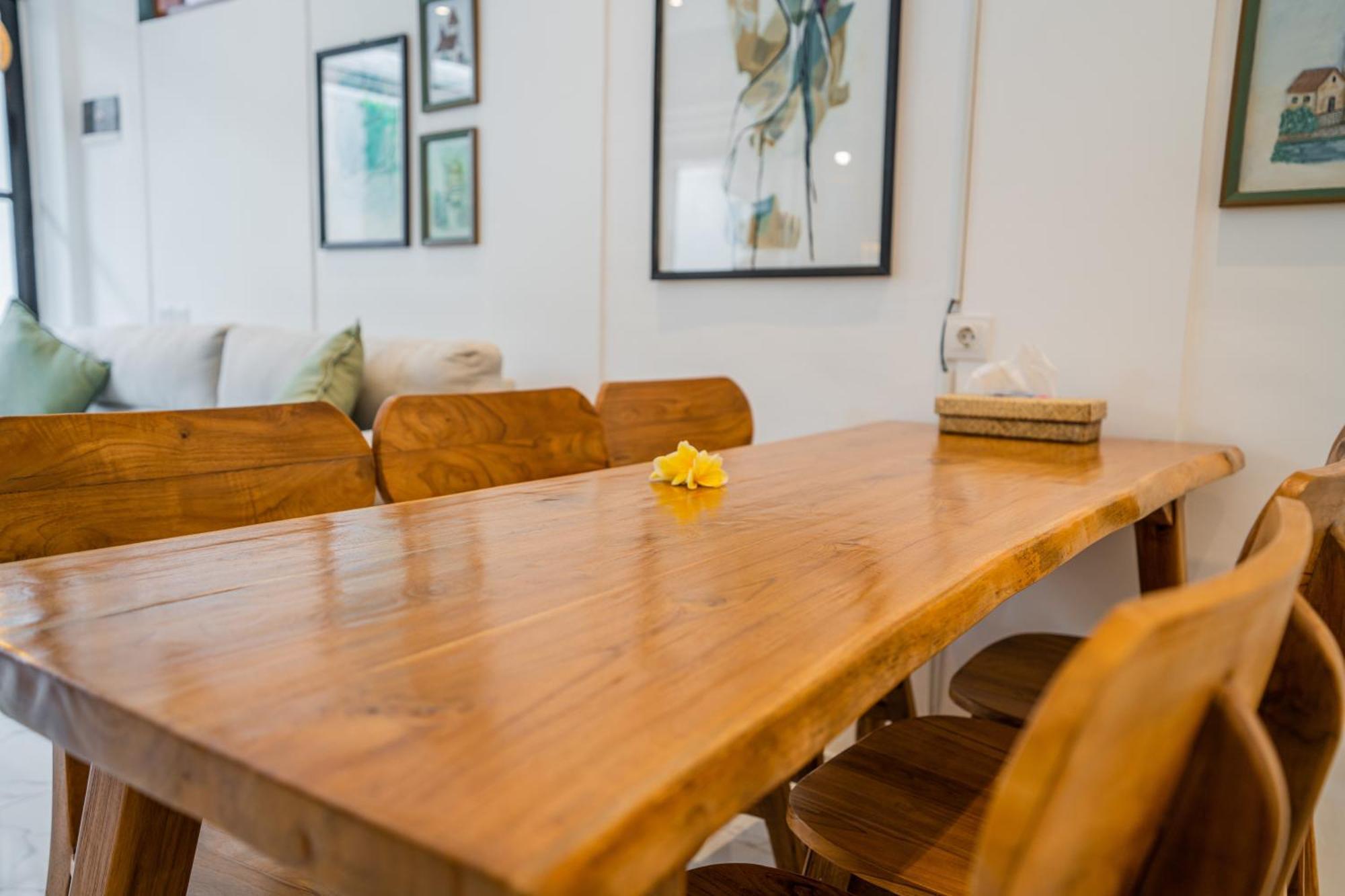 New! Sony 2 - 3br Next To Legian Villa *