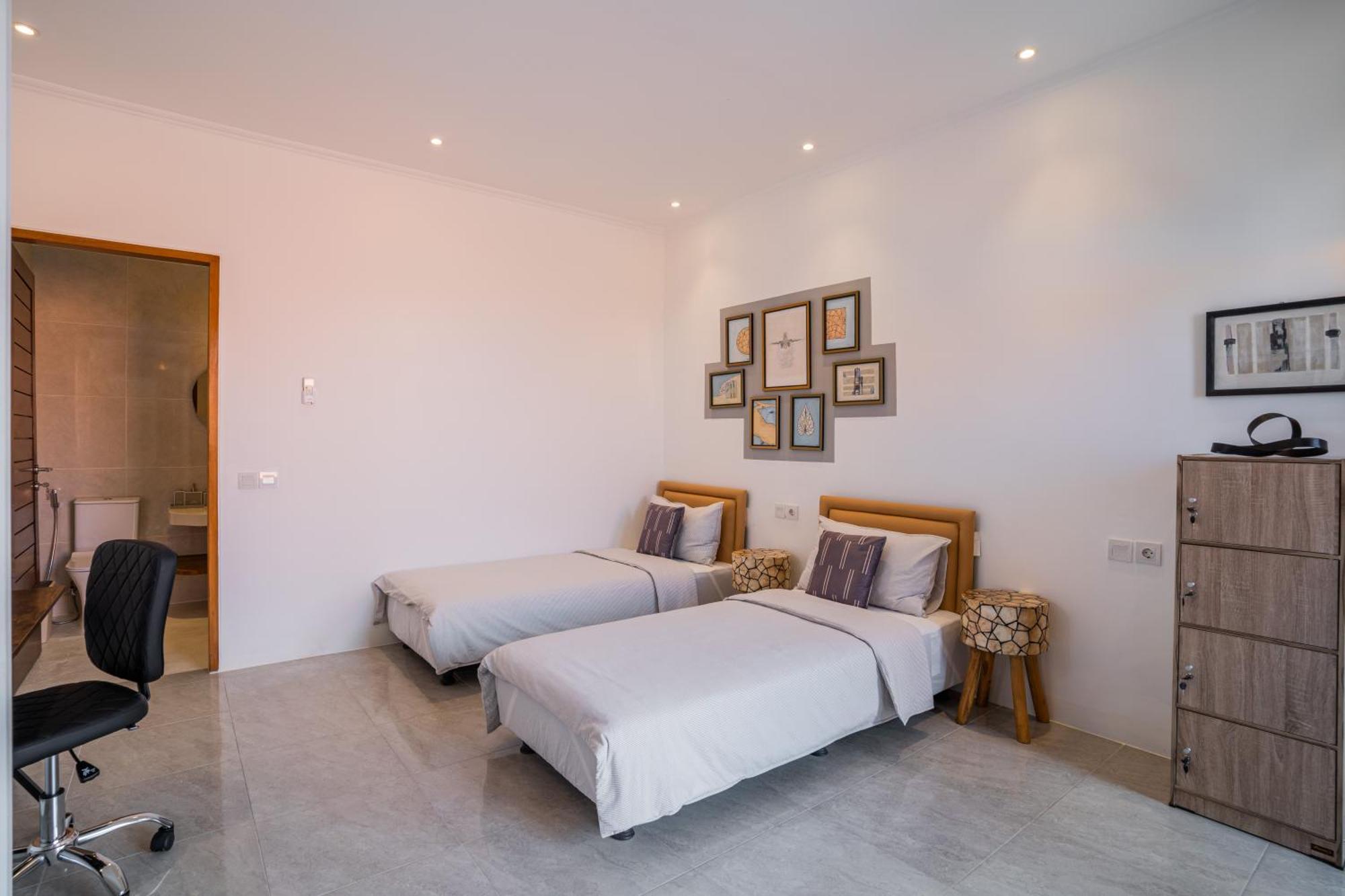 Villa New! Sony 2 - 3br Next To Legian Seminyak (Bali)